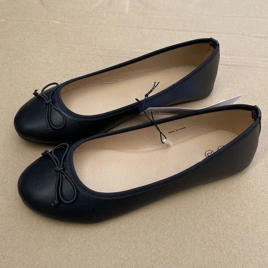 Ballerine Royale by Élise – Couro Premium, Laço Minimalista e Design Soft Parisien